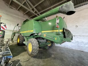 John Deere 9540CWS grain harvester