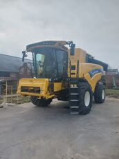 new NEW HOLLAND CX8.90 grain harvester